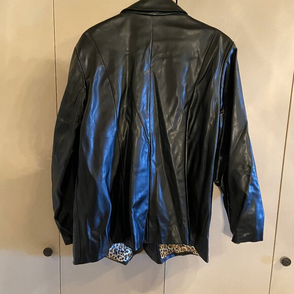 Susan Graver - Black Faux Leather Blazer Size 2X - Picture 4 of 4